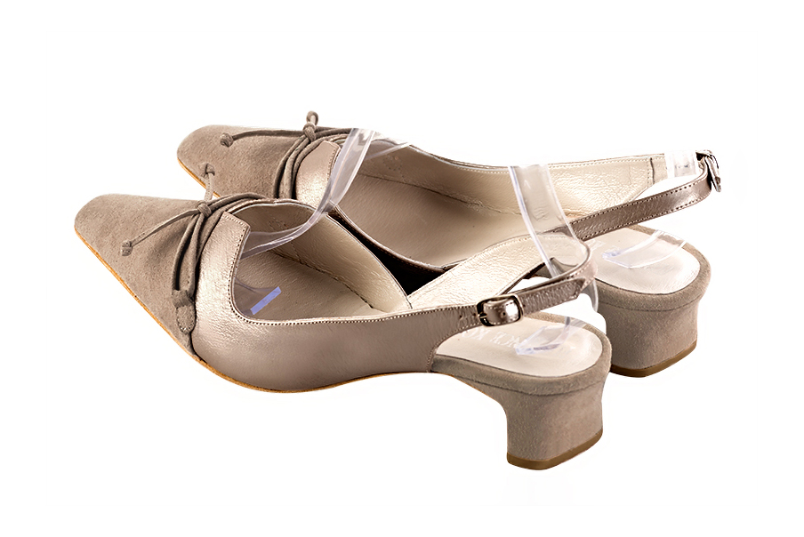 Dress slingback bow heels in tan beige leather with kitten heels and tapered toe - Rear view